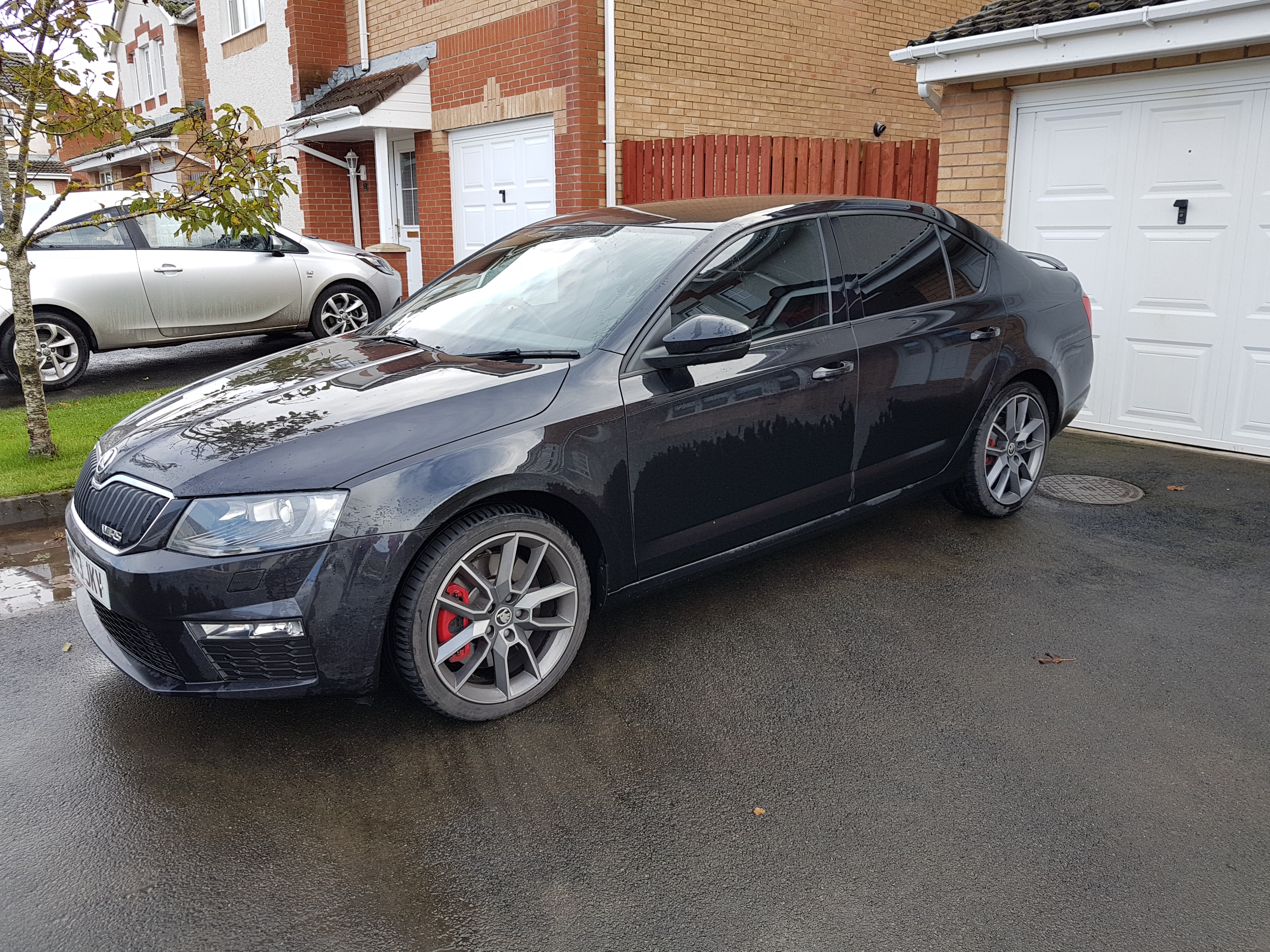 Black skoda octavia