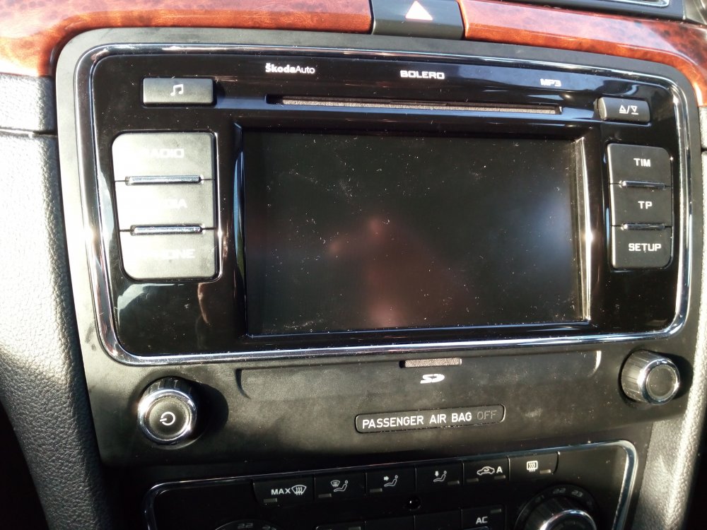 Skoda Superb Bolero radio.jpg