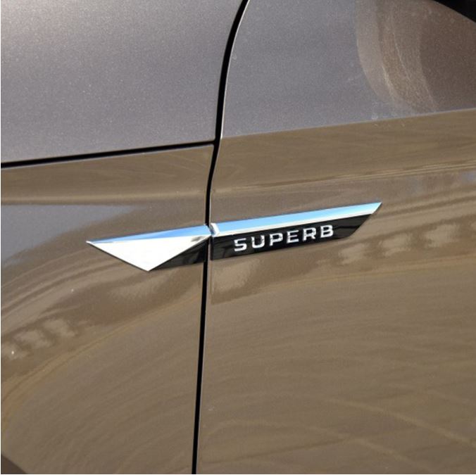 5a25123131363_SuperbSideBadge.JPG.cc5f03a247774623d1451bd68ea765d7.JPG