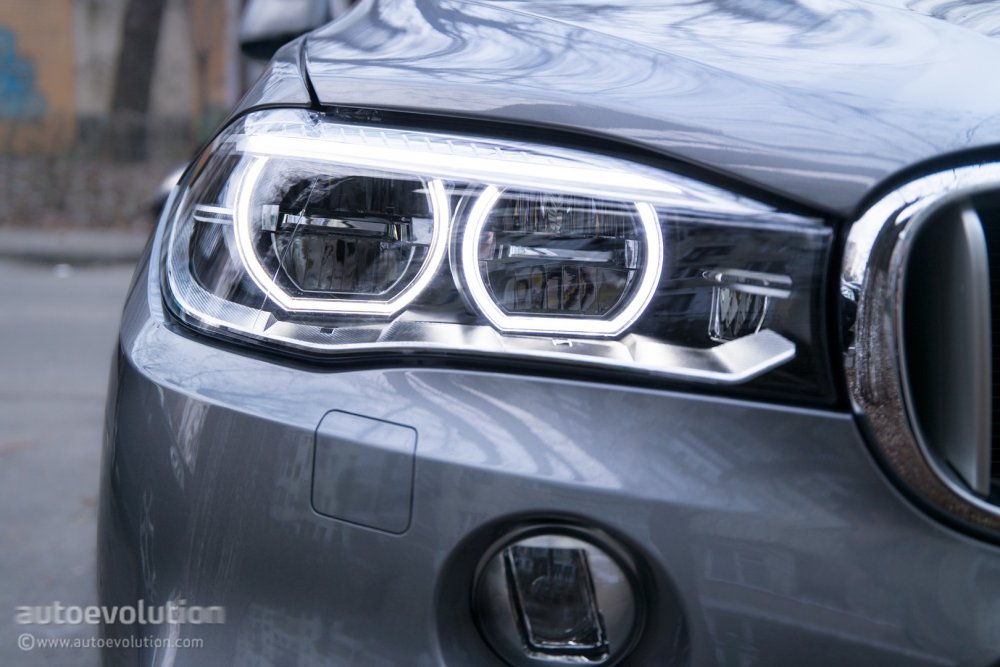 bmws-latest-technologies-reviewed_22.thumb.jpg.3bb6cecff522fdd801323de703272b89.jpg
