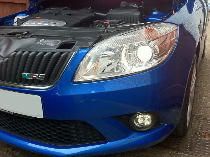 Replacing sidelight bulbs Skoda Fabia Mk II (20072014) BRISKODA