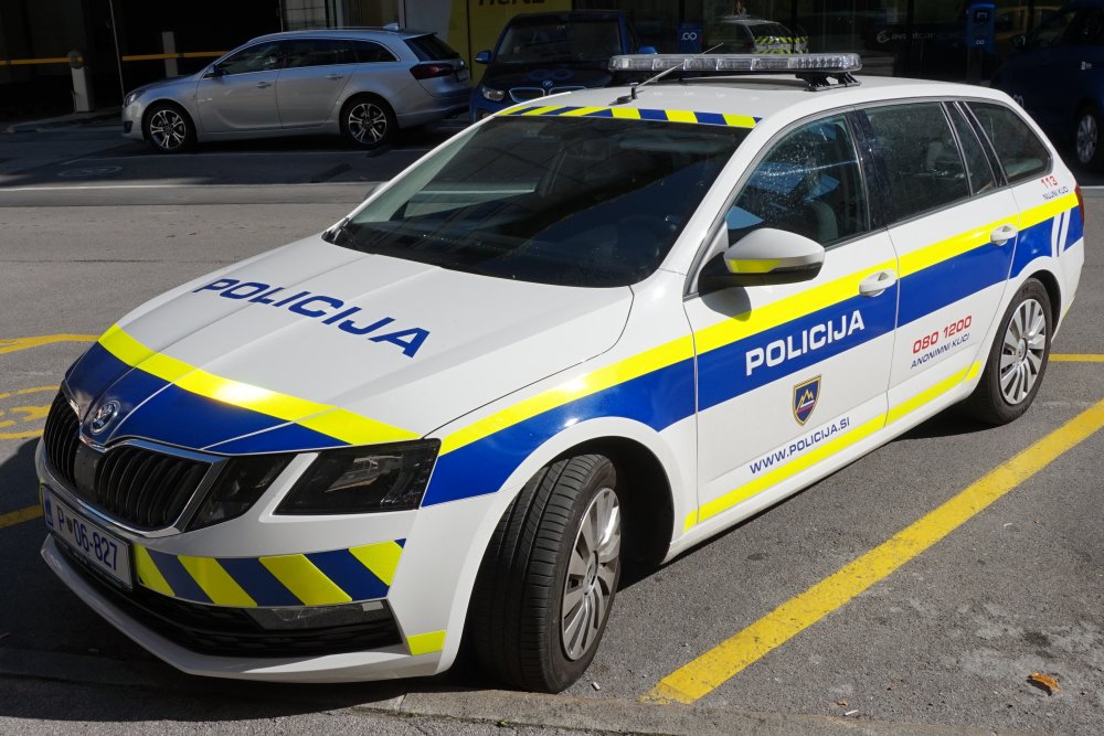 Policija_-_Škoda_Octavia_2017.jpg