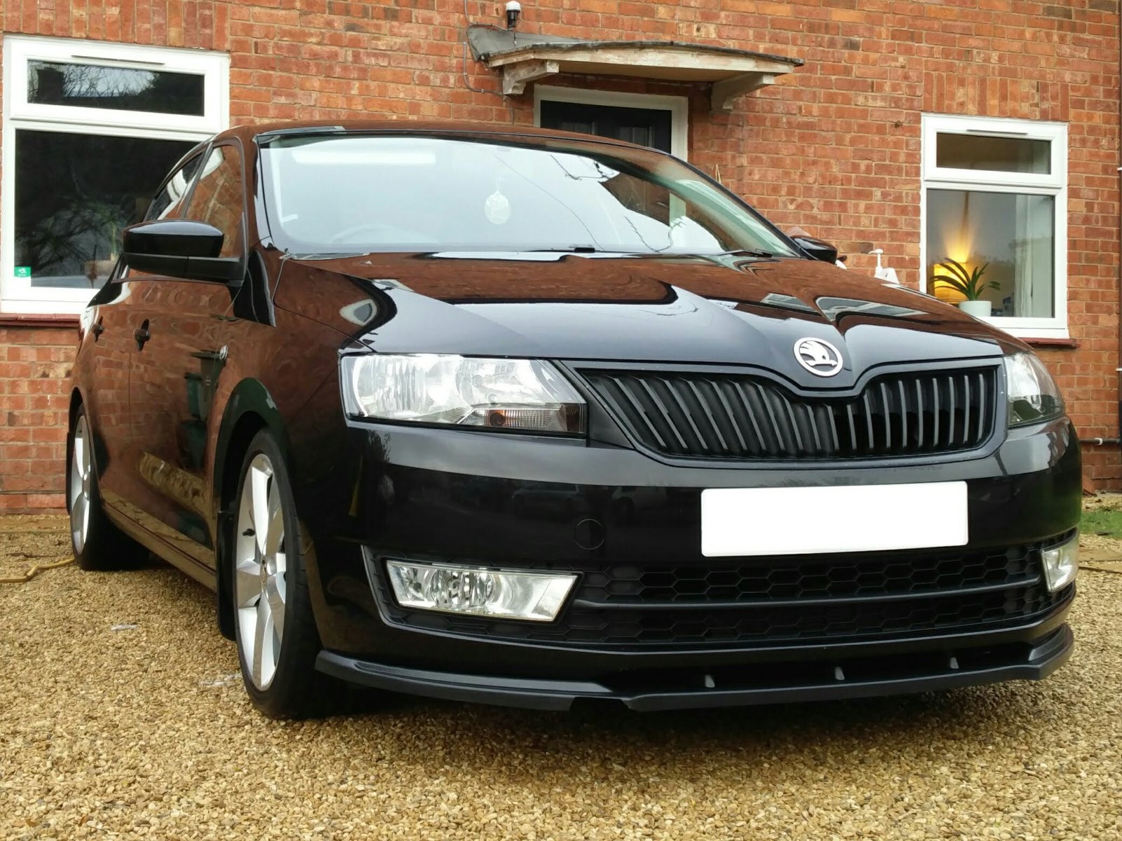 Skoda rapid black edition
