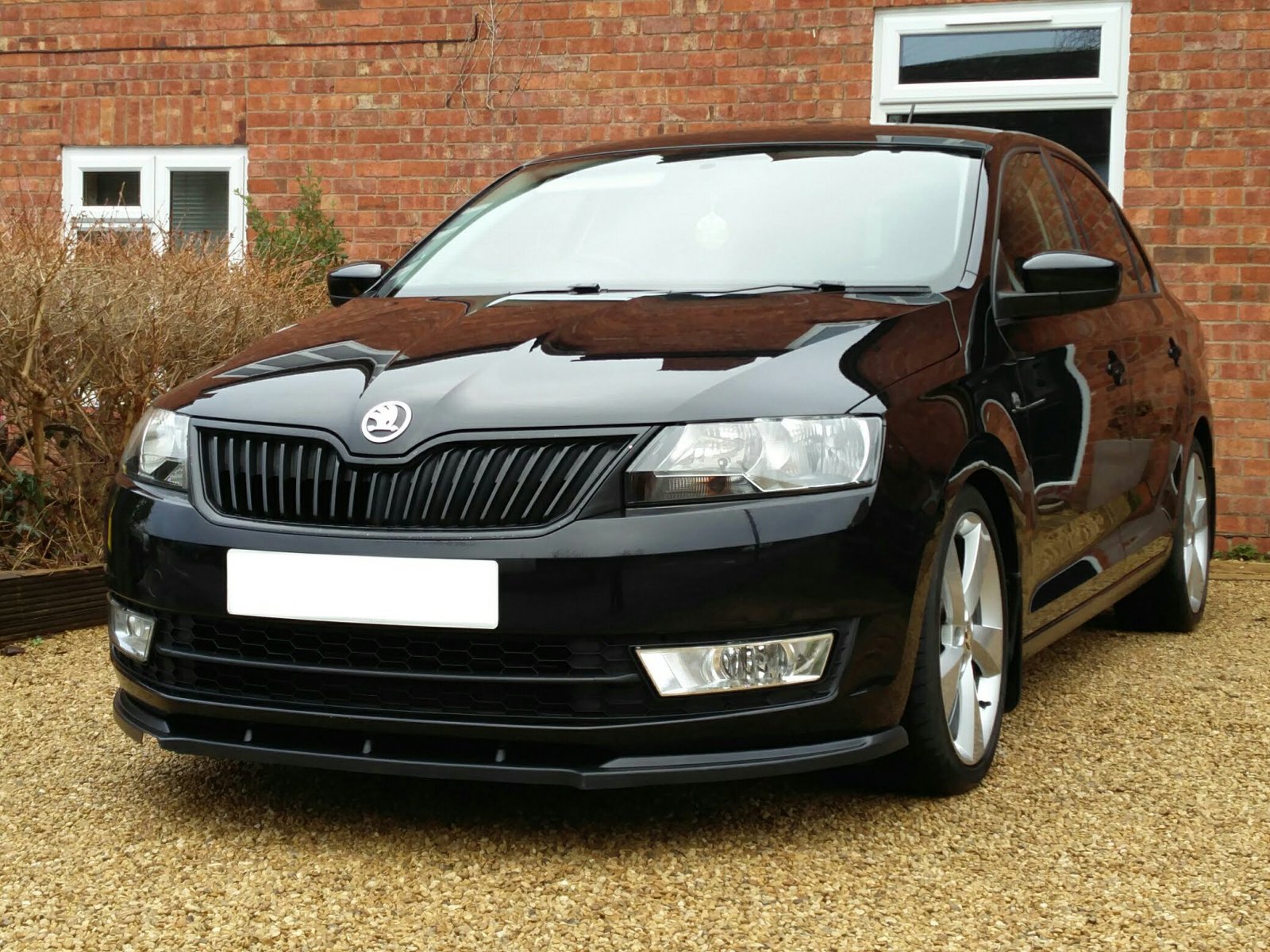 Skoda rapid black edition