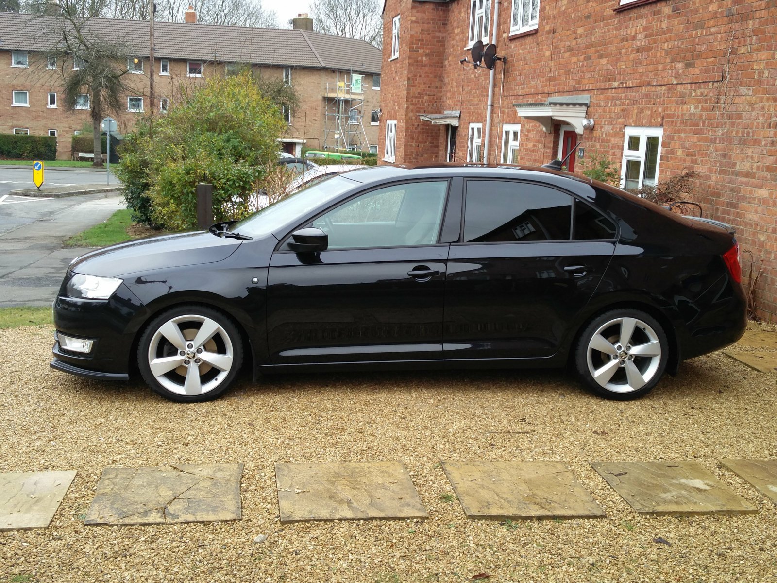 Skoda rapid black edition