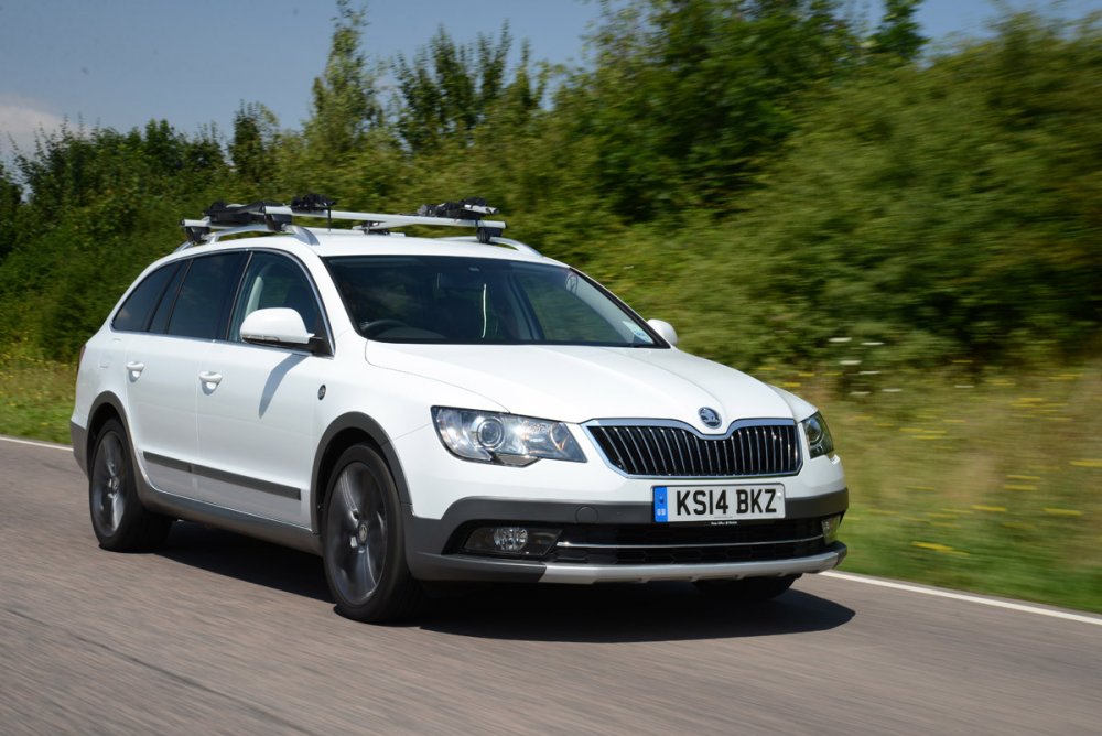 skoda-tdf-21.thumb.jpg.57a8050bd3b750f18f8e10838c37b23e.jpg
