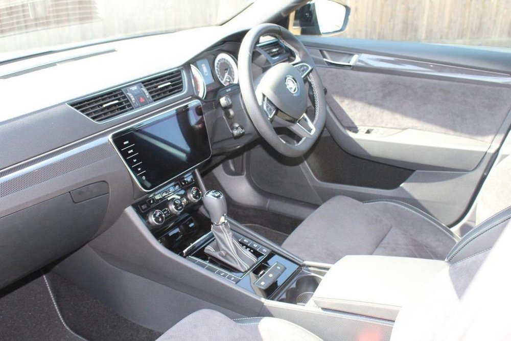 AE67RPK Interior..jpg