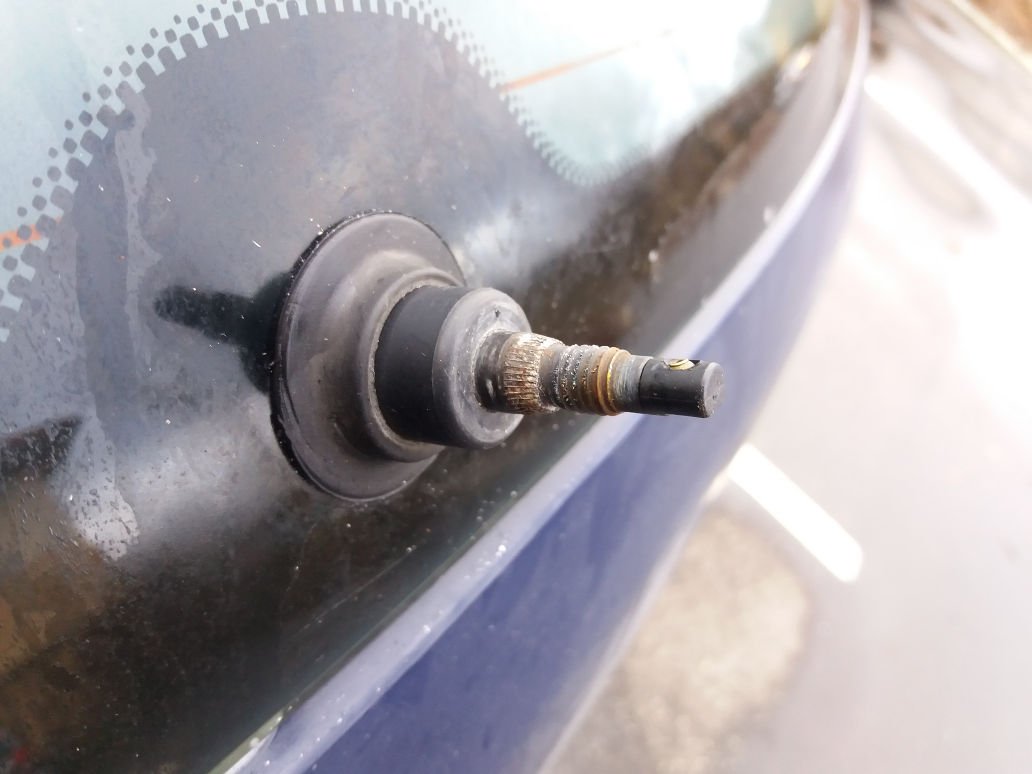 545 rear wiper shaft and spray nozzle Fabia Technical BRISKODA