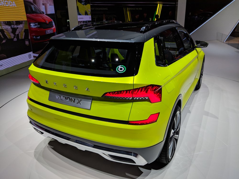 Geneva Briskoda 133403-2.jpg