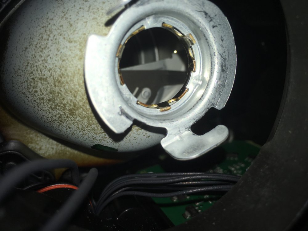 Headlamp Bulb Bayonet mount.jpg