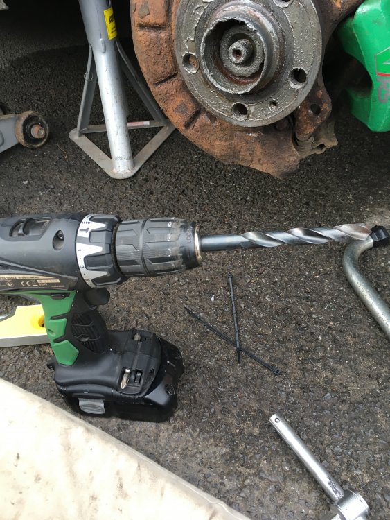 Vrs calliper showing thirtyone sixty forths drill.JPG