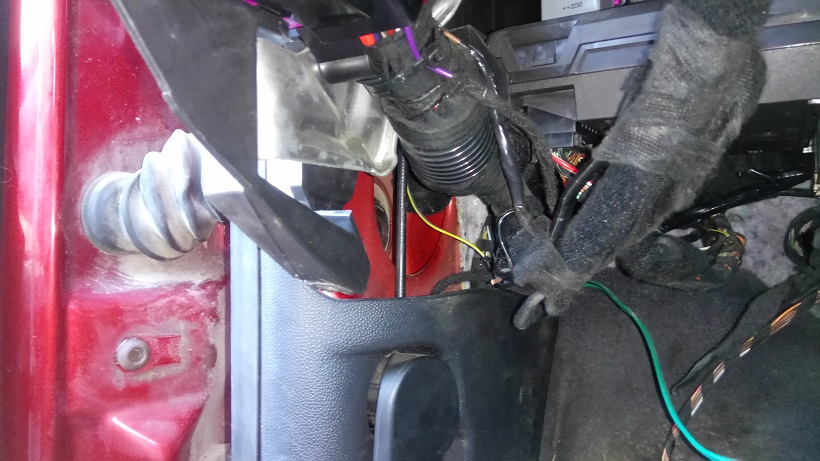 Fabia MK1 front door arrester swap