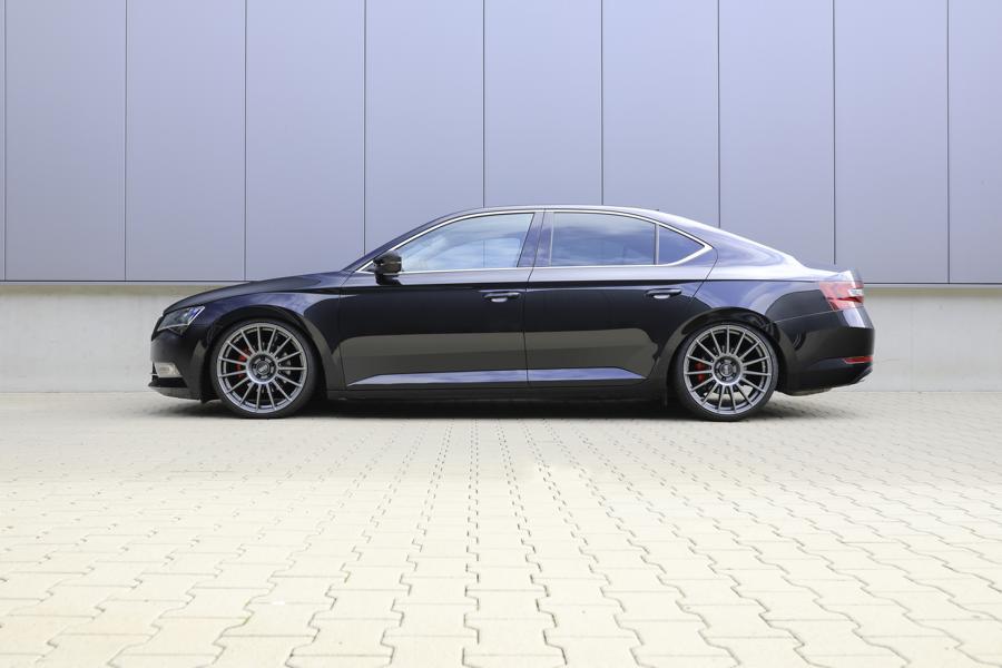 Skoda_Superb_2WD_GFW_page.jpg.b31f0a23d9a568580e0c29f7b074a244.jpg