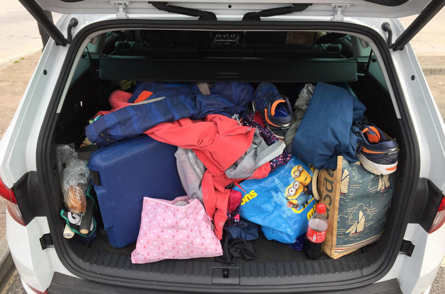 skoda-kodiaq-filled-to-the-brim.jpg.6325477f0e21e661570d4117edb9bd50.jpg