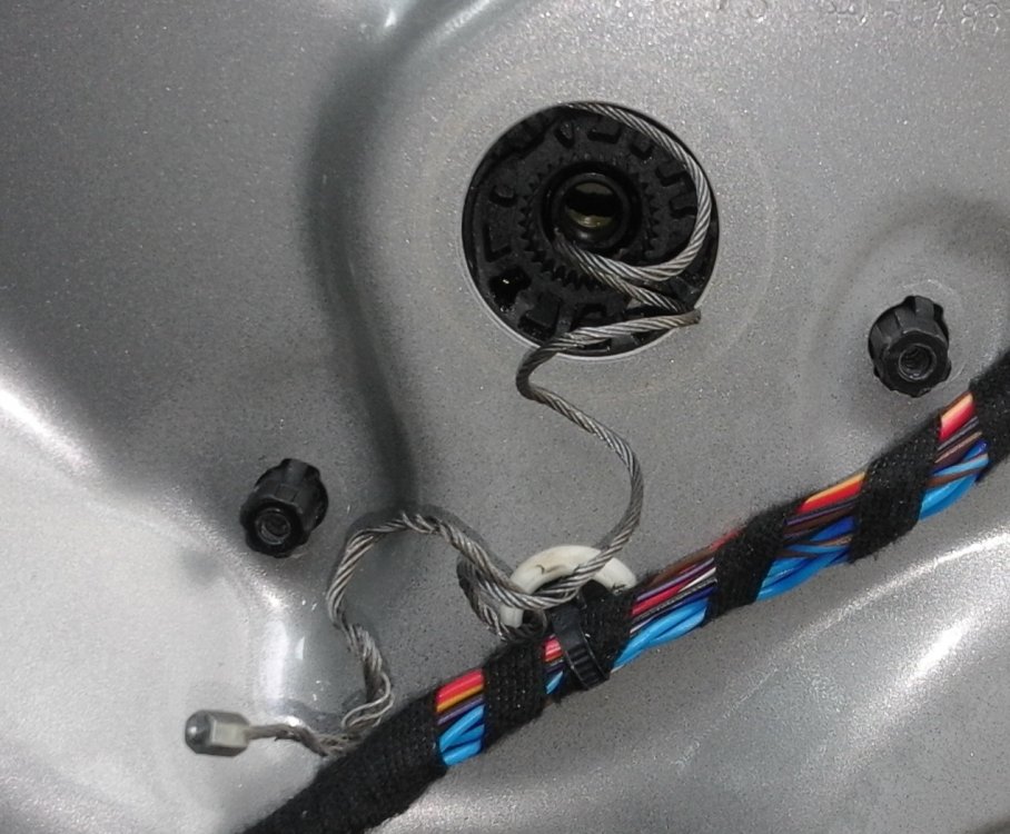 2_cable_gathered.jpg