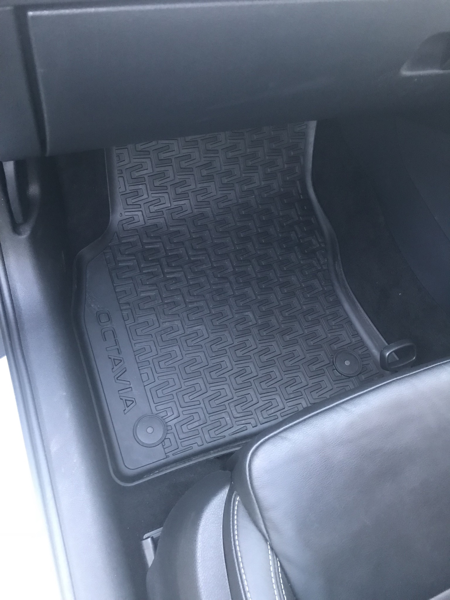 Skoda Yeti Car Mats  Rubber & Carpet Floor Mats