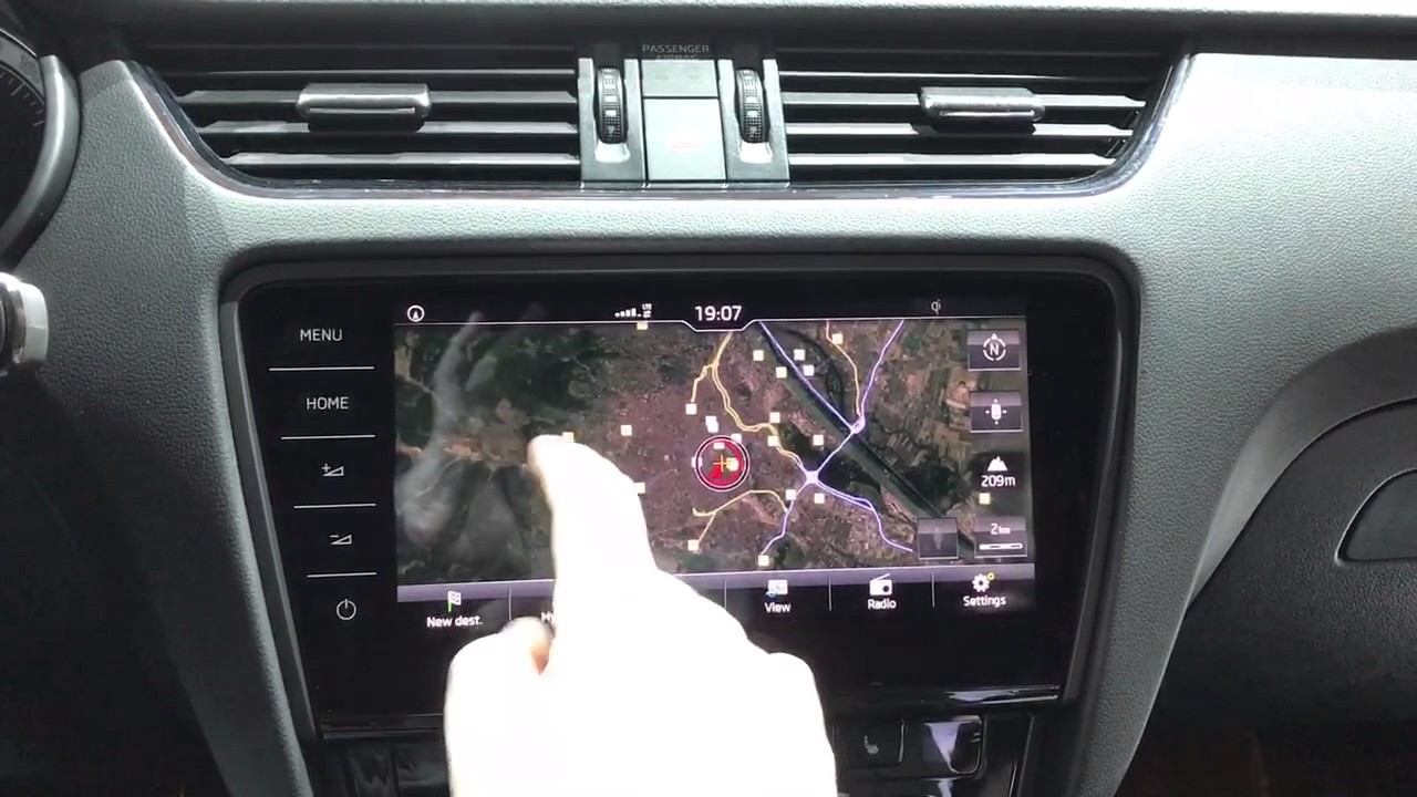 Apple Car Play : re-arrange app icons on facelift infotainment head unit