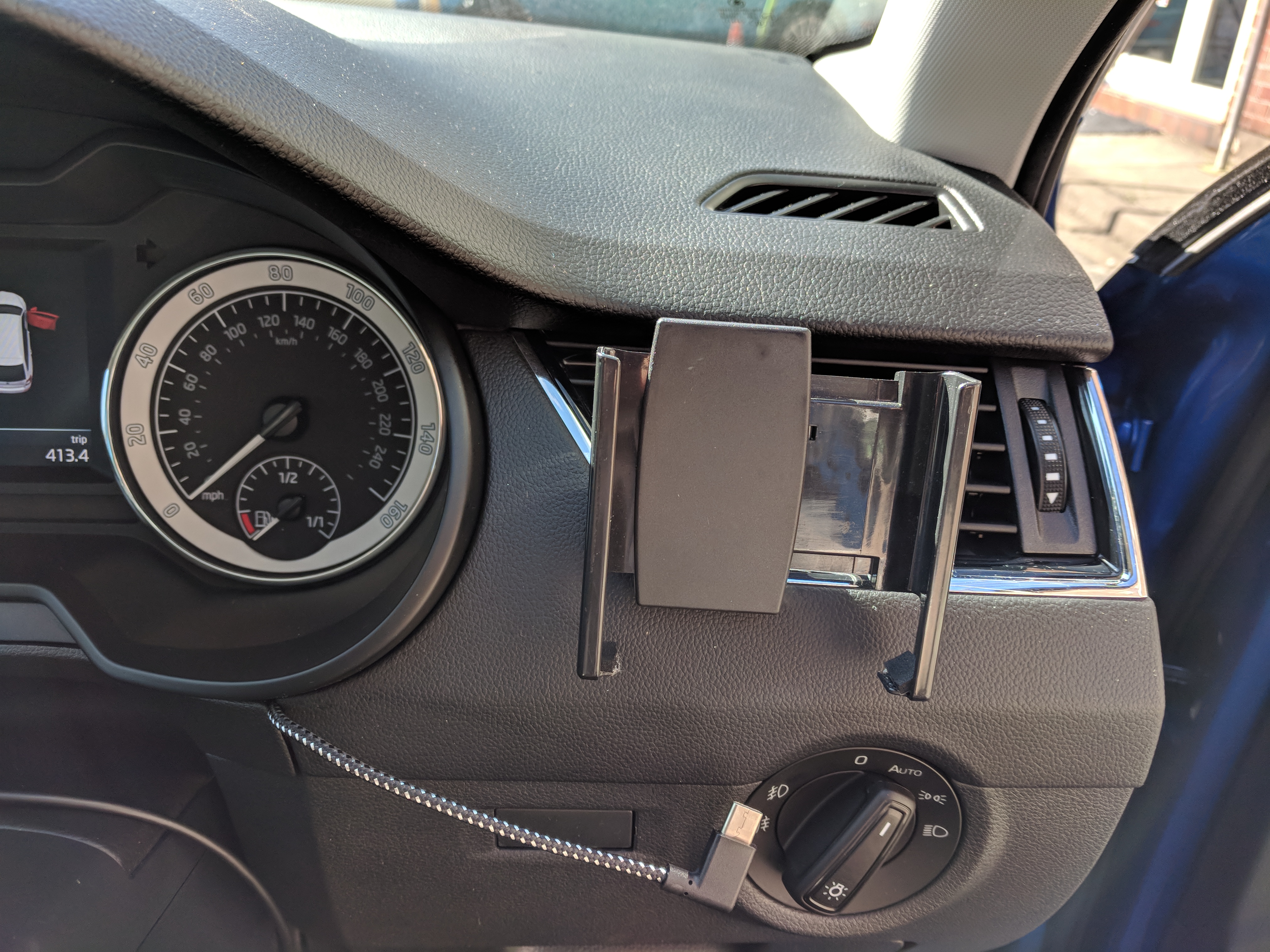 Simple and effective phone mount Skoda Octavia Mk III 2013