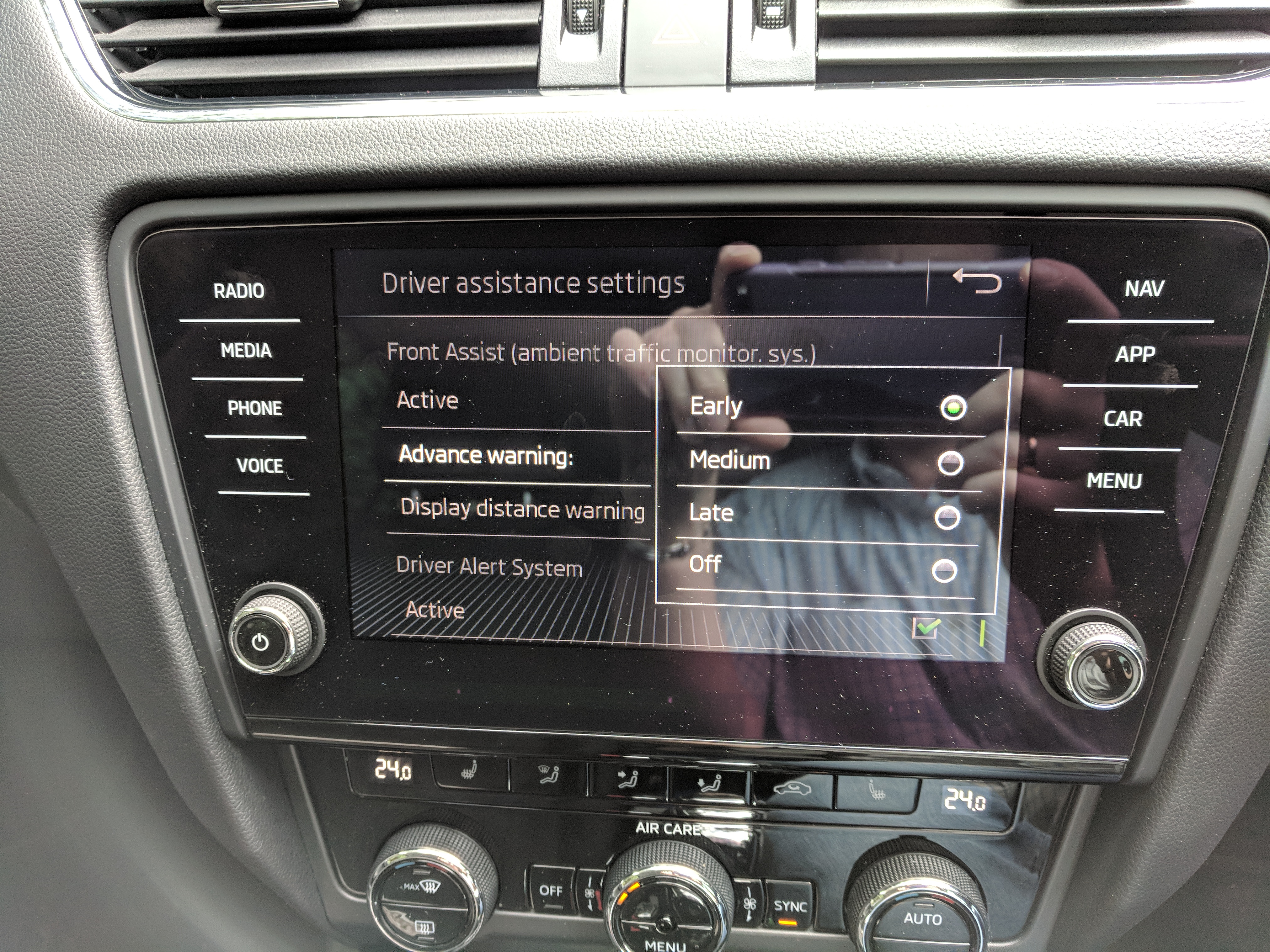 Front assist skoda