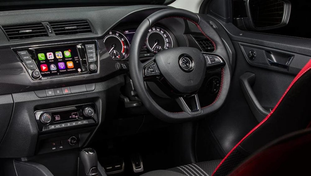 skoda-fabia-monte-carlo-2016-red-(4).jpg