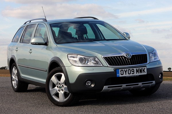 skoda_octavia_scout07.jpg.c41fa553662b120522091030180a4e95.jpg