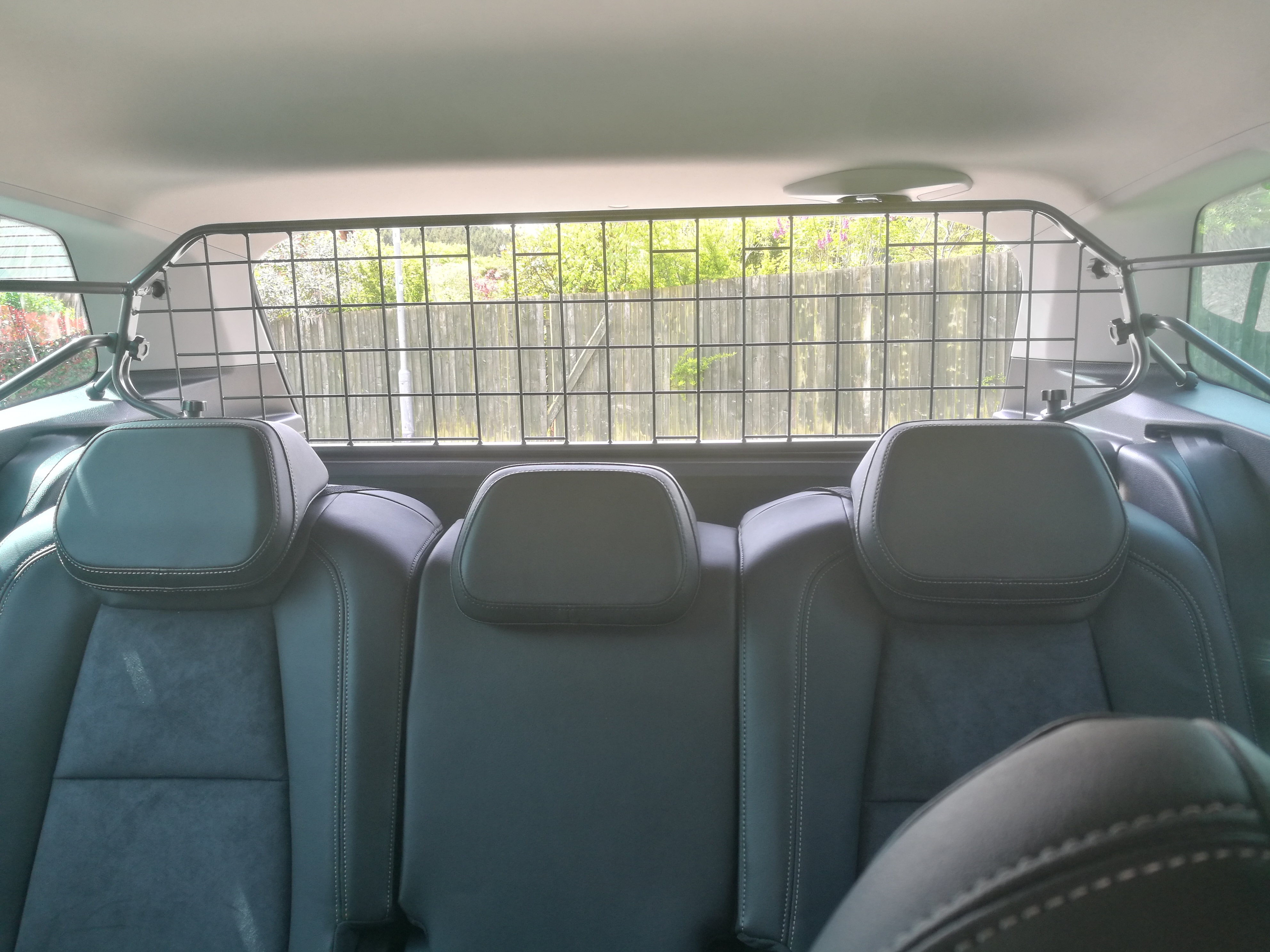 Genuine Dog Guard ?? Skoda Karoq BRISKODA