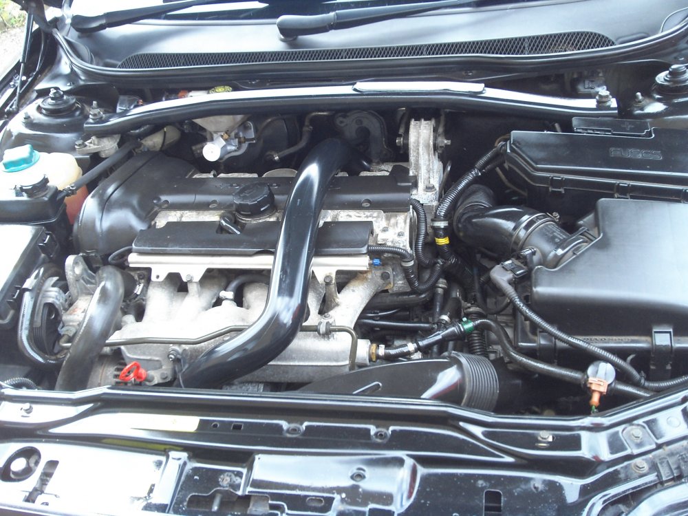 S60 2.0 T Engine 004 (1).JPG