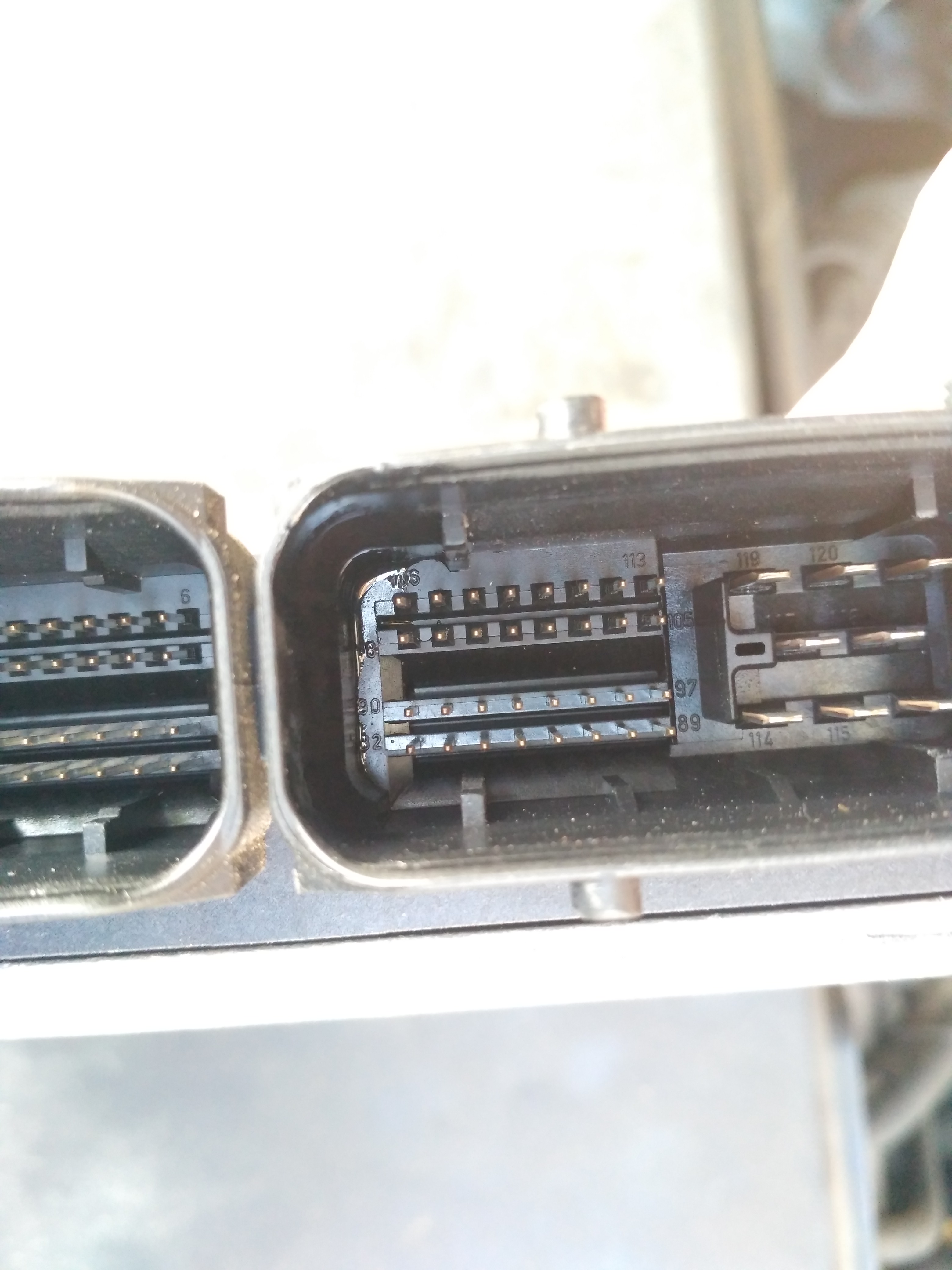 Oil/fluid in ECU connector (1.2 azq) Skoda Fabia Mk I (19992007
