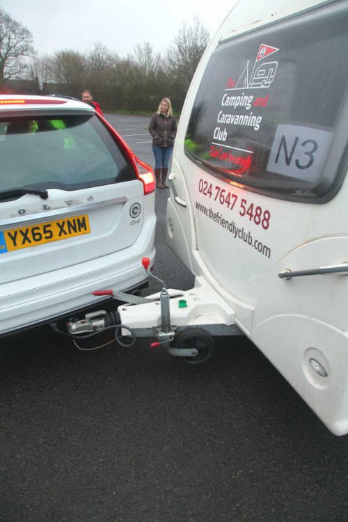 tight-caravan-turning-circle.thumb.jpg.5119170ea19b41c02a768a2d35cf33da.jpg