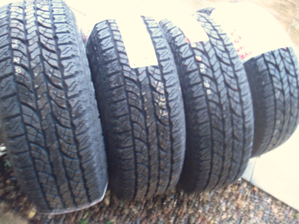Yokohama Geolander 235.70 R15 8x15%27s 021.JPG