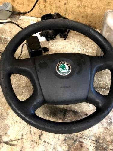 2143529496_oldwheel.jpg.ecda8d85ae52e1e1dd627ef50591a247.jpg
