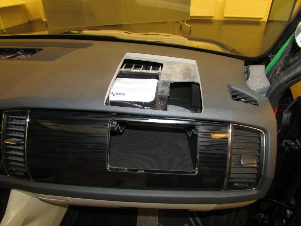 1356133777_airbag-spolujezdce-odkldac-schrnka-1440x1080.thumb.jpg.b345d8de70daa7666134cd8f60098de1.jpg
