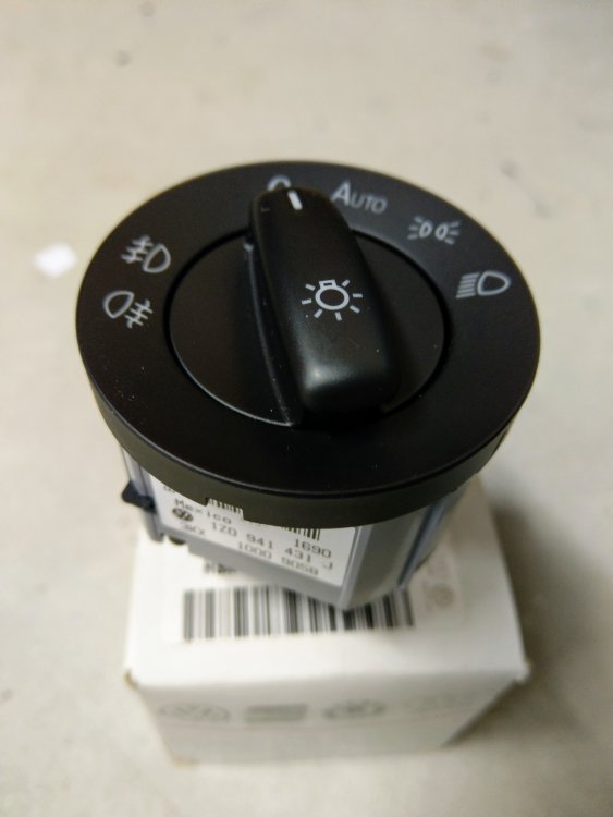 1Z0941431J-01.thumb.jpg.cad1f7659439c1e7f7a872cf70387ce6.jpg