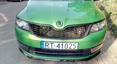 Skoda Rapid with new grille and emblem (cropped and compressed)
