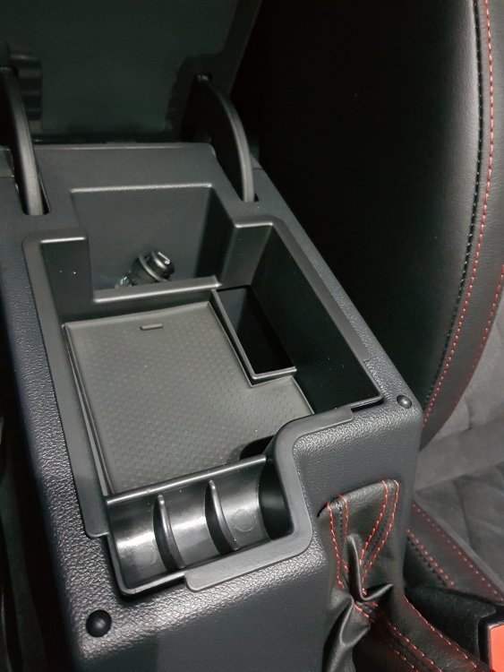 1384103072_armresttray.thumb.jpg.946cb4b6a97a001cfa58798eb8f21b50.jpg