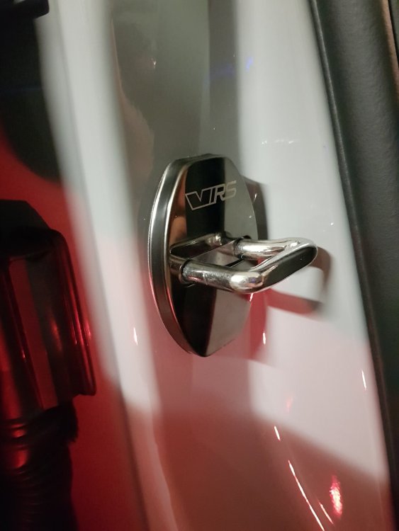 2144713044_doorclaspcover.thumb.jpg.43f18a1c290dc9ef8669e7766123add0.jpg
