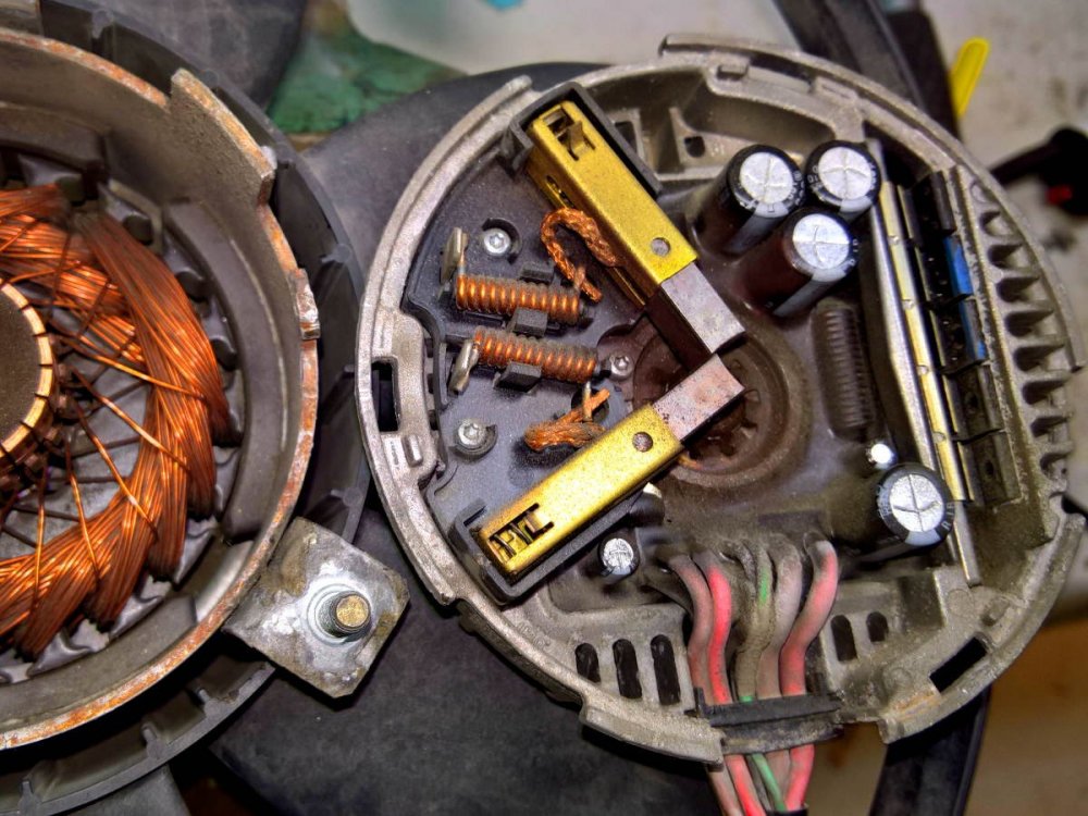 Where is radiator fan relay? Skoda Octavia Mk II (2004 2013) BRISKODA