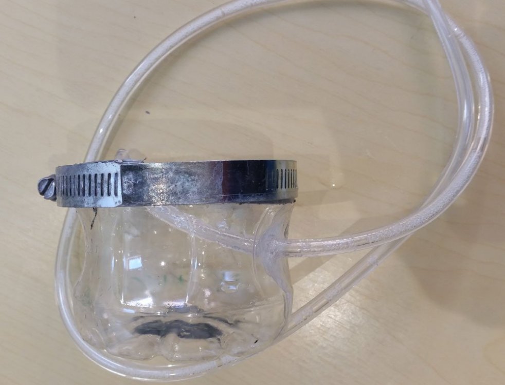 bottle-side.thumb.jpg.fa5f3c70c43b4ac8d9ab0cb567aee387.jpg