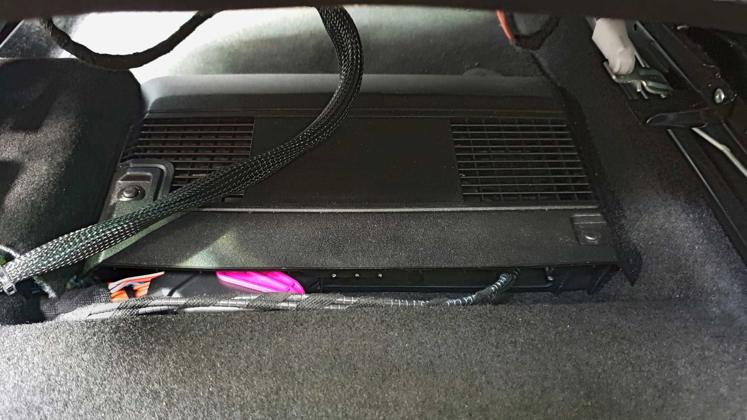 skoda canton sound system