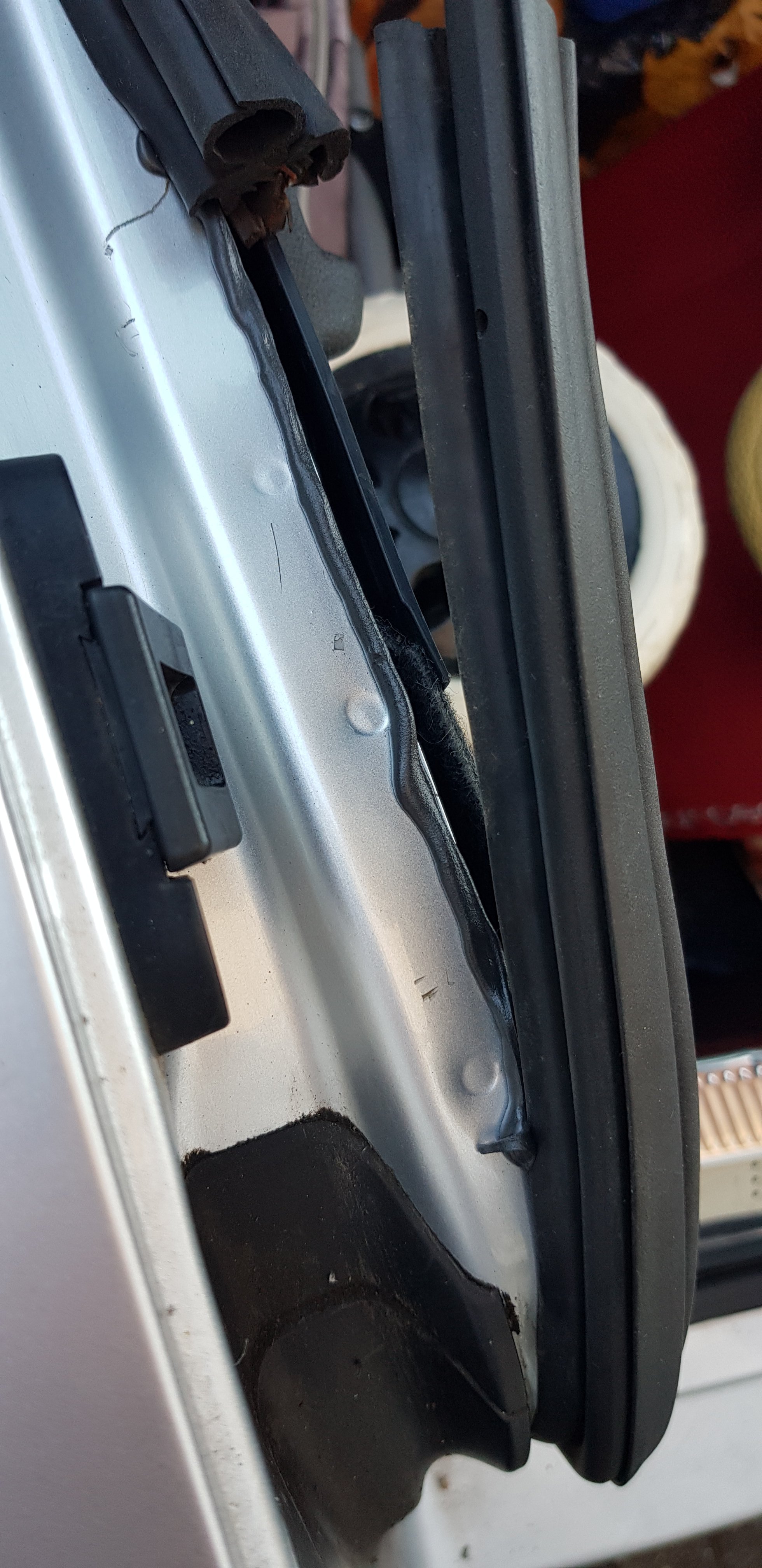 Damaged boot seal leak UPDATE Skoda Superb Mk II (20082015) BRISKODA