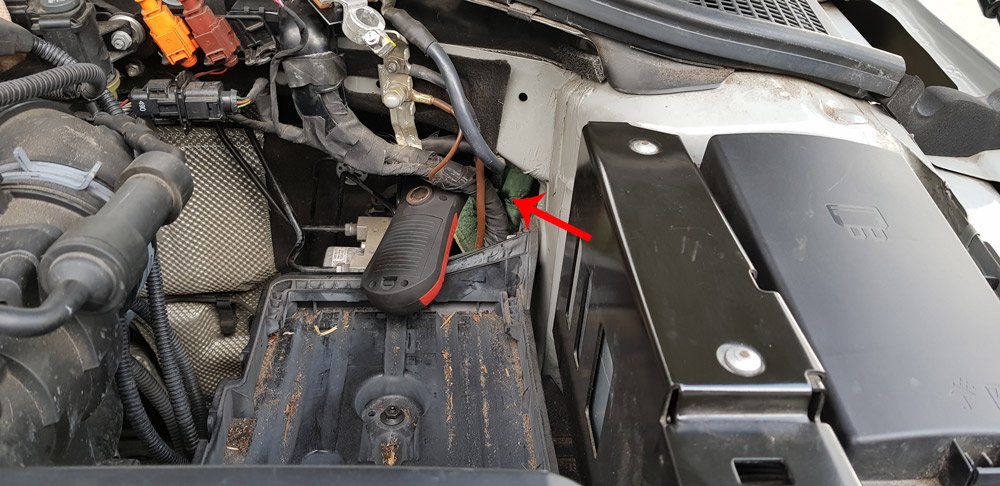 Adding an Aftermarket sound system keeping the original radio