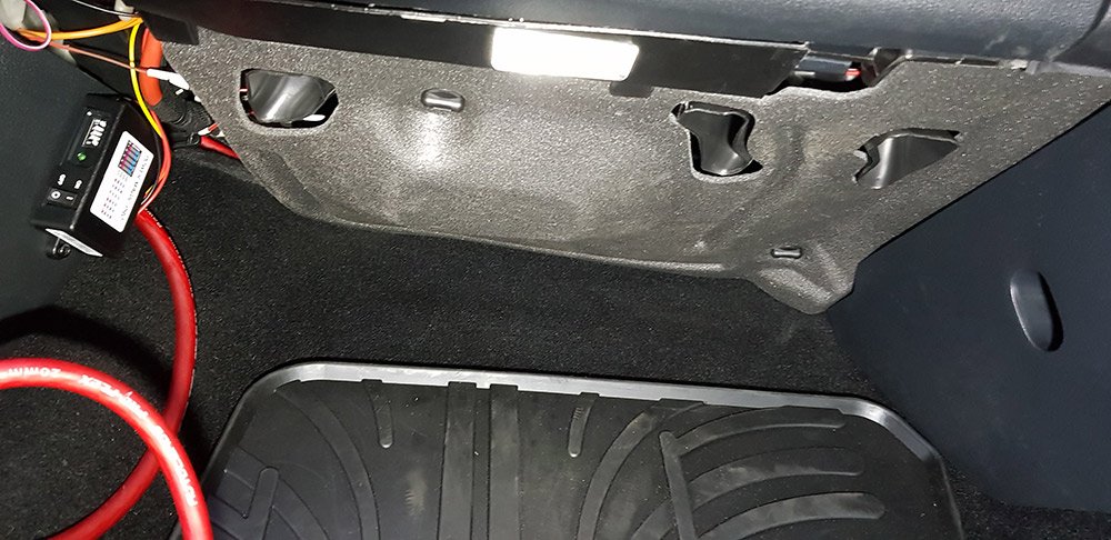 underglovebox.jpg.5a7d646fd50d2a04784761e80c29379d.jpg