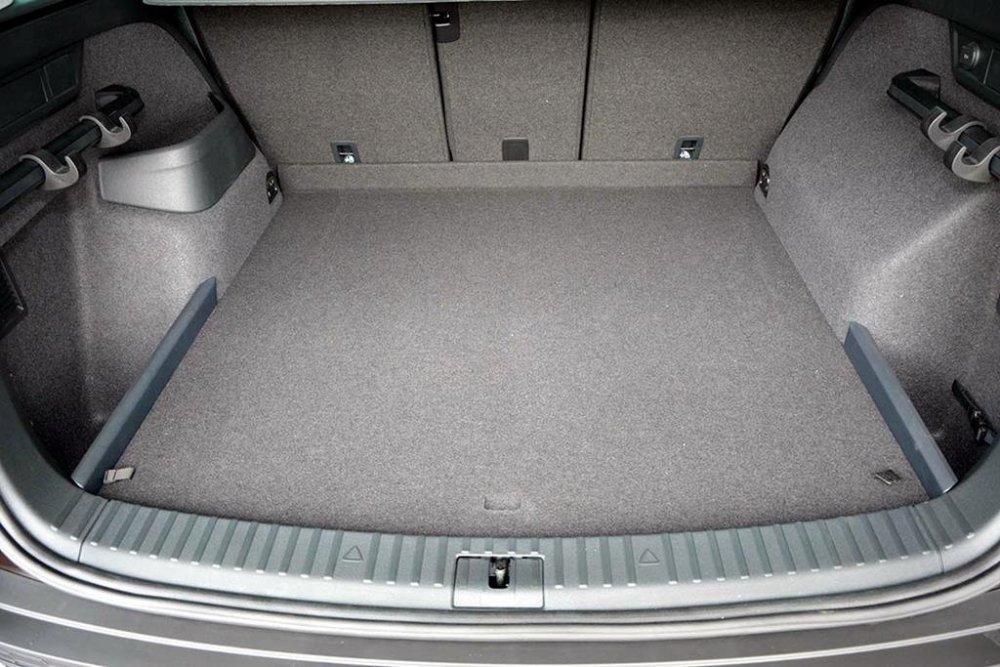 2077726622_193294Kodiaq5osbag6upperbootsparetyre.thumb.jpg.8f106f05c7af0b17f3726db11edcd5e6.jpg