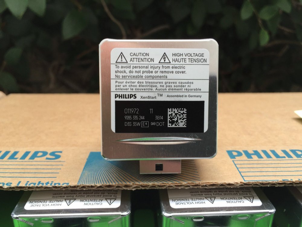 NEW-GENUINE-OEM-Philips-XenStart-D3S-Xenon-Headlight-BULB-HID-HEAD-LIGHT-LAMP-321812239845-2.thumb.jpg.33a59811762d2e77c302046edfa9059d.jpg