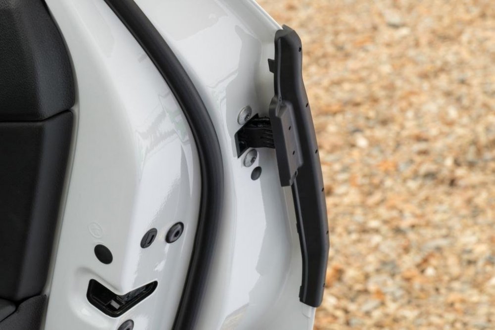 skoda-kodiaq-door-edge-protector.thumb.jpg.c53b241b8bcb539dc2ac84c88e1e12a9.jpg
