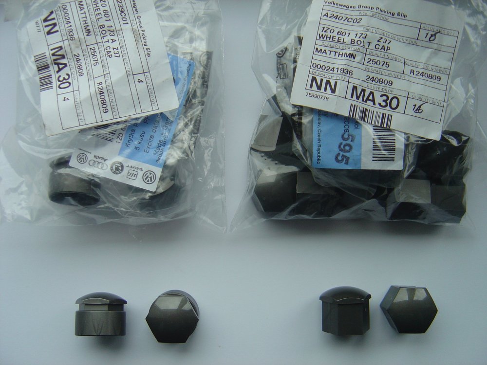 1251743595_AlloyWheelNutCovers.thumb.JPG.2bf4195445019f8feaf900361e4c01e0.JPG