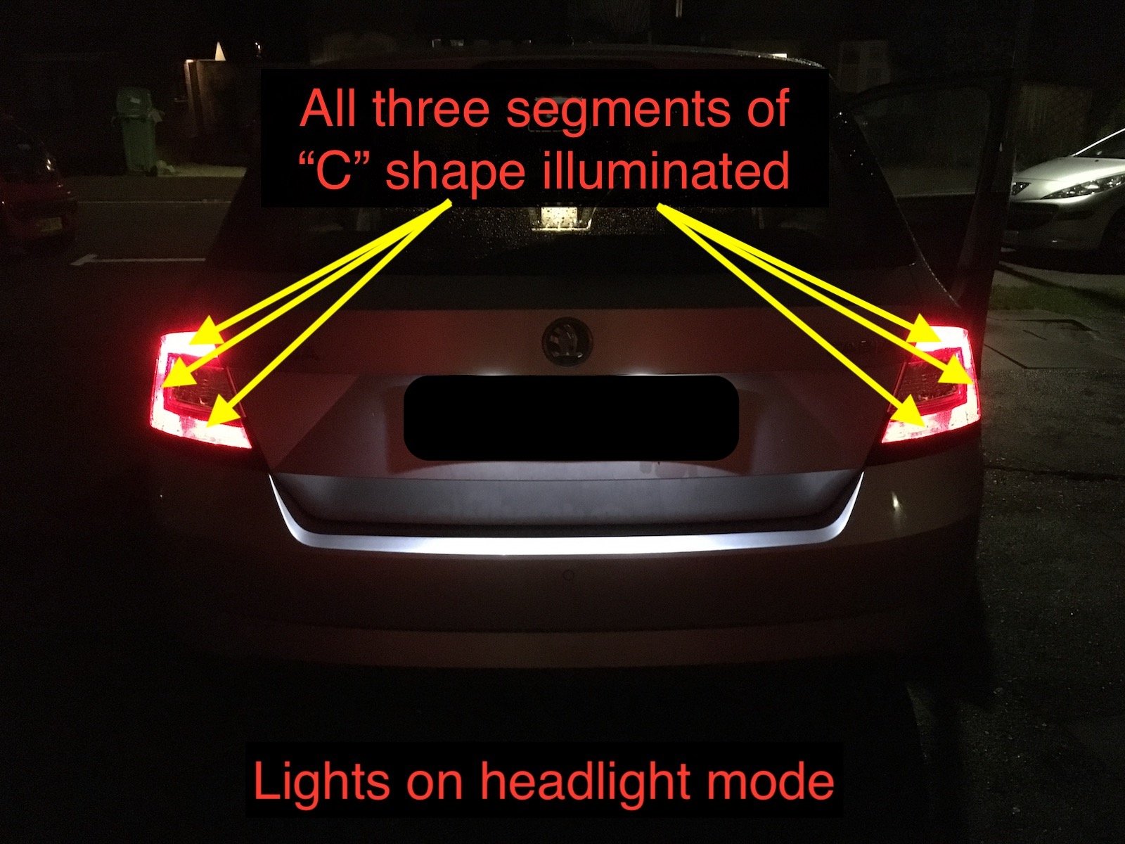 Scandinavian DRL mode DRLs still on with headlights Skoda Fabia Mk