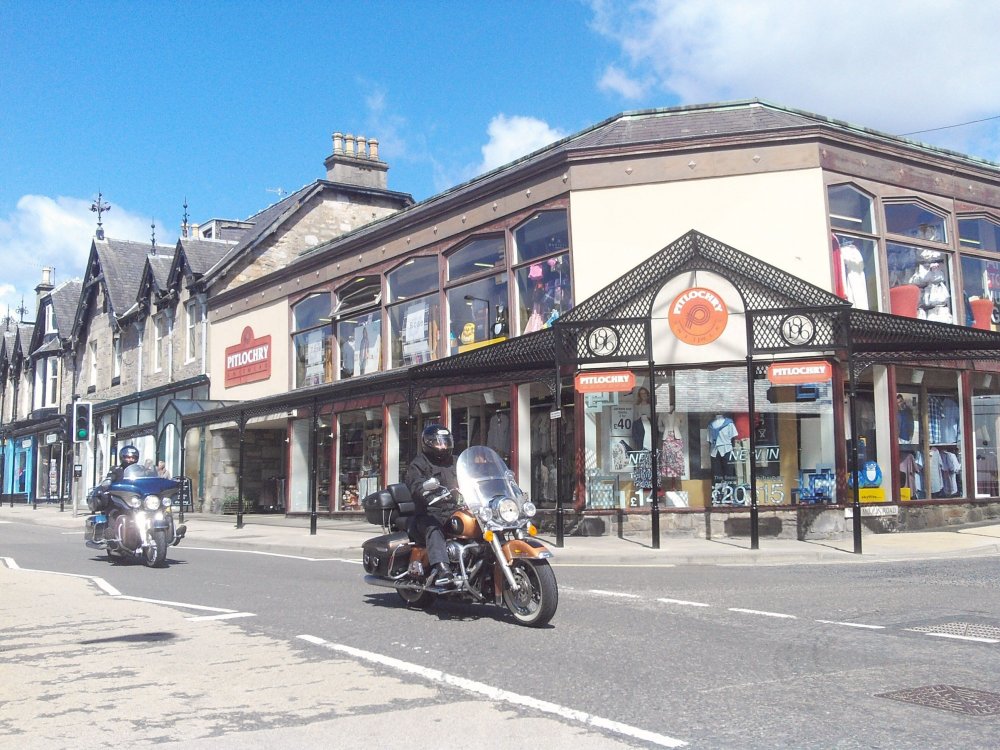 Perth%2cPitlochry%2c Arran & P Zero Nero 052.JPG
