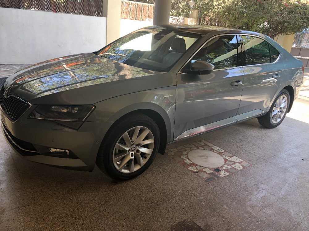 Skoda Superb.JPG