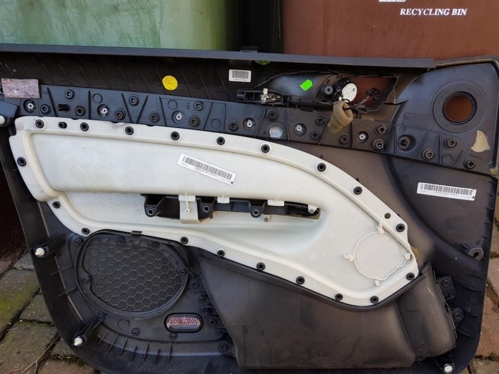 Octavis VRs 06 MK2 Drivers Door card repair. Skoda Octavia Mk II (2004 2013) BRISKODA